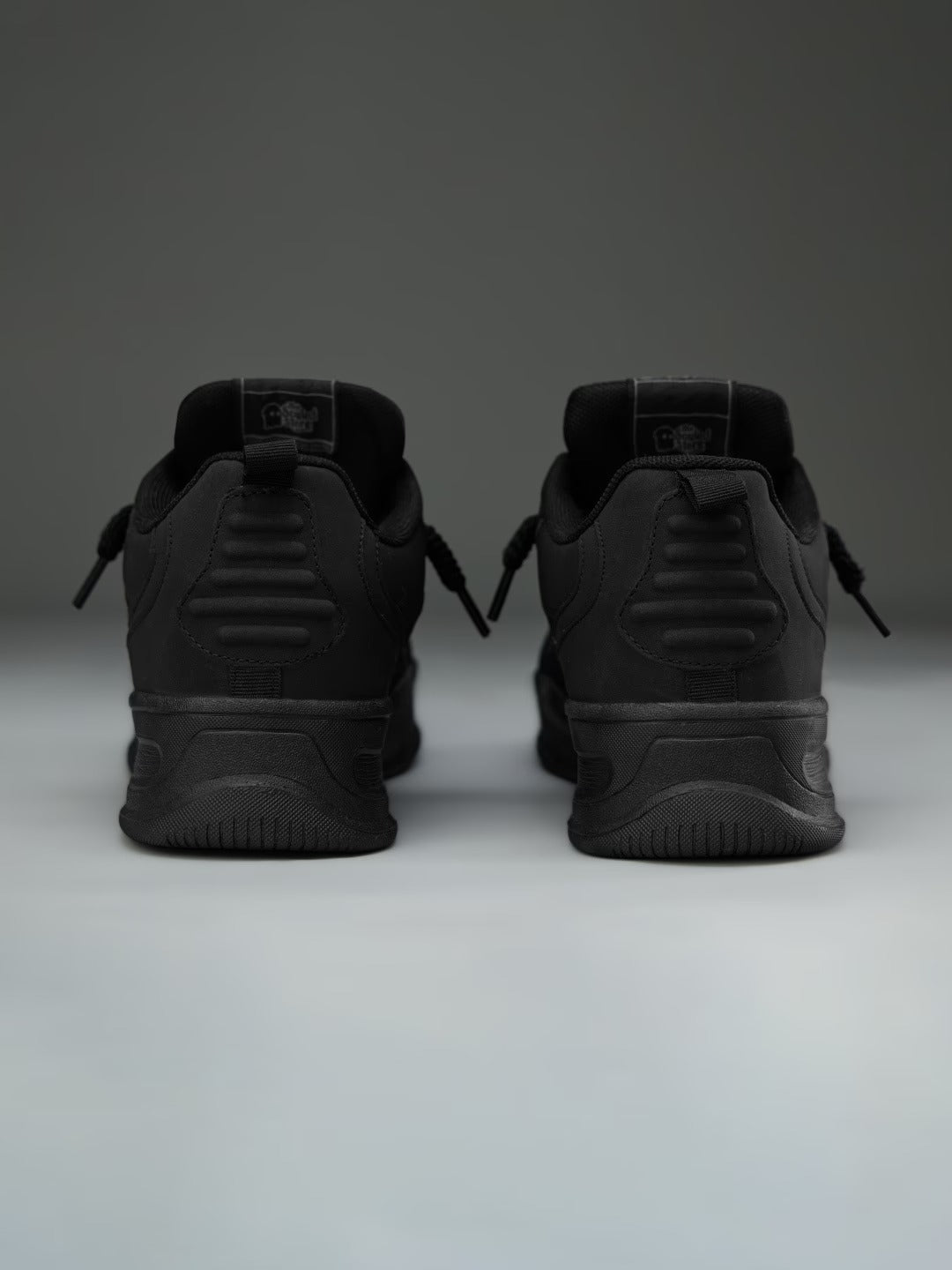 Shoevy All-Black Low-Top Sneakers | Minimal Casual Everyday Shoes